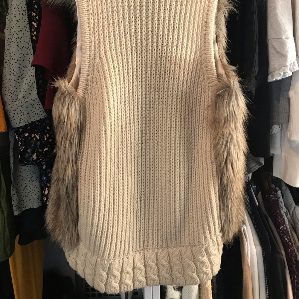 NINE WEST Vintage America Fur Vest - Picture 2 of 6